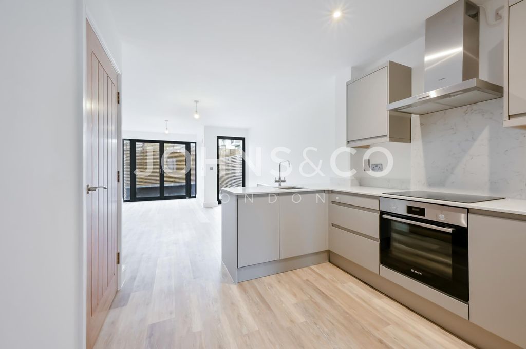 Property photo 2 of 3