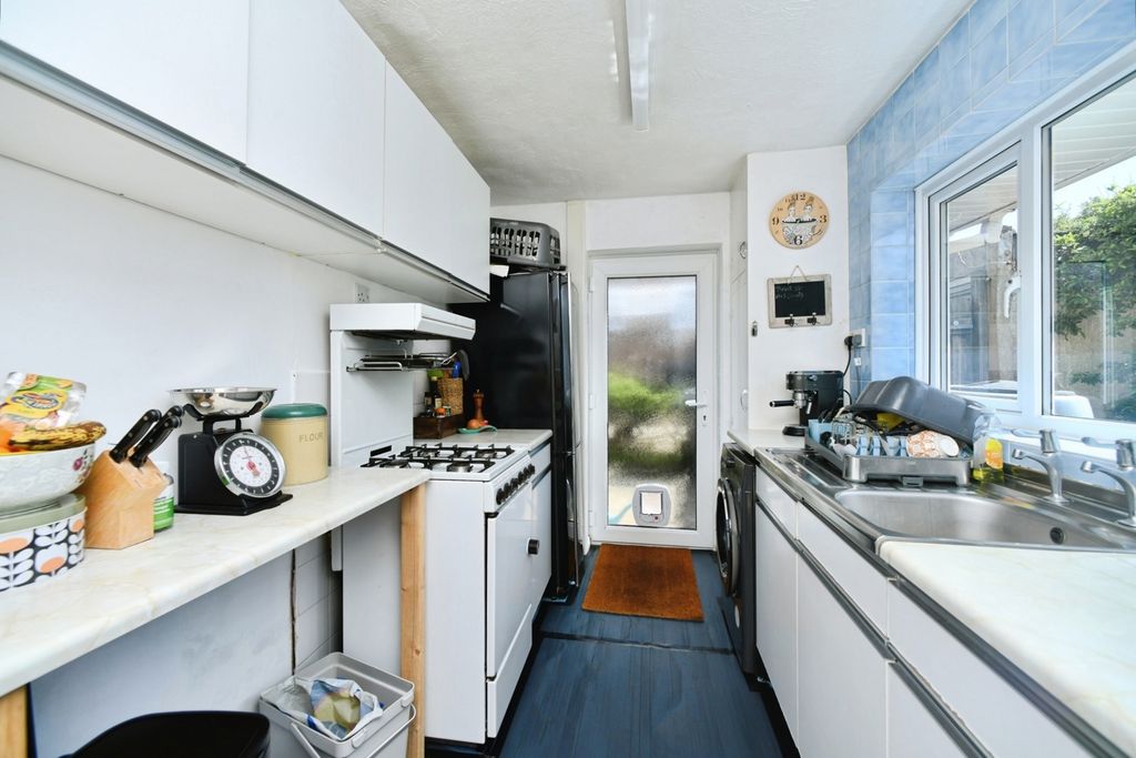 Property photo 3 of 24 Kitchen