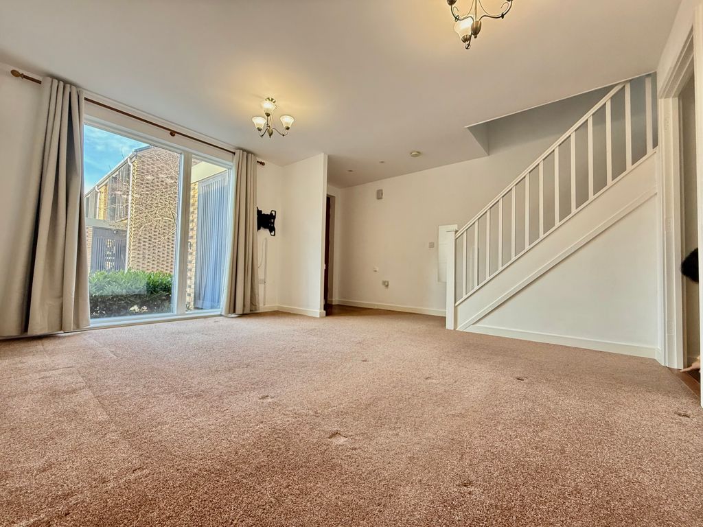 Property photo 1 of 7 Living Room