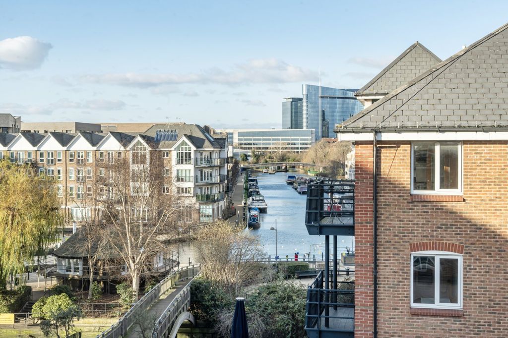 Property photo 1 of 21