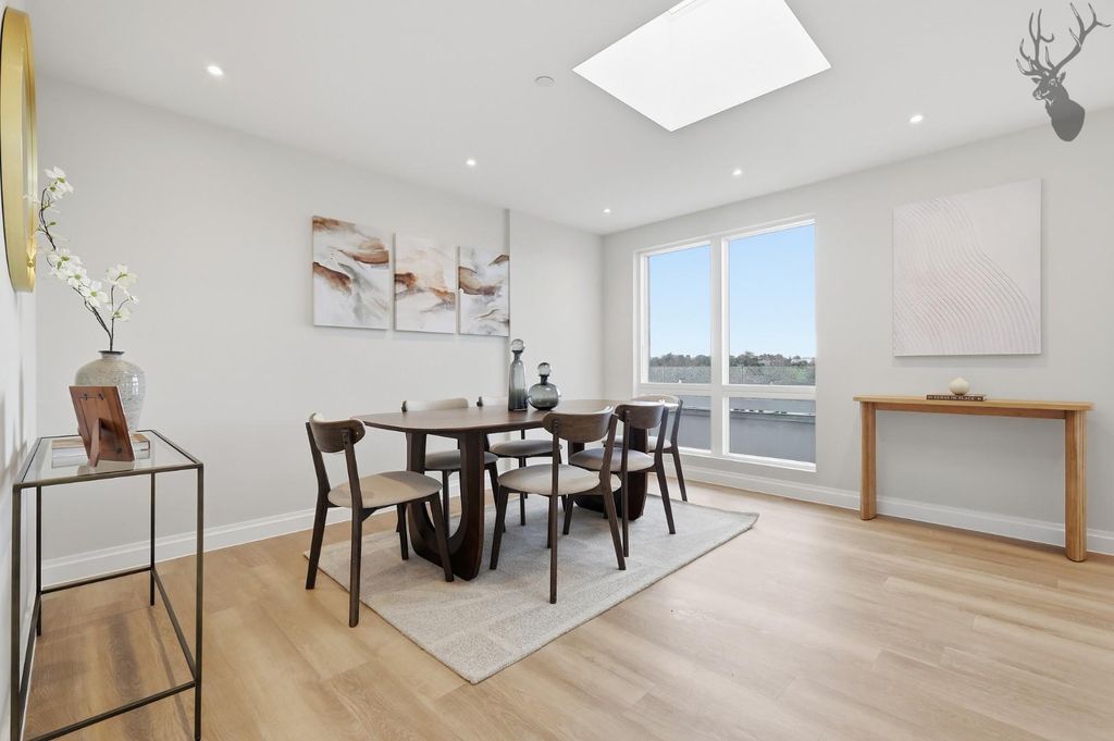 Additional image 9 of 2 bed flat for saleNovella, Chigwell IG7