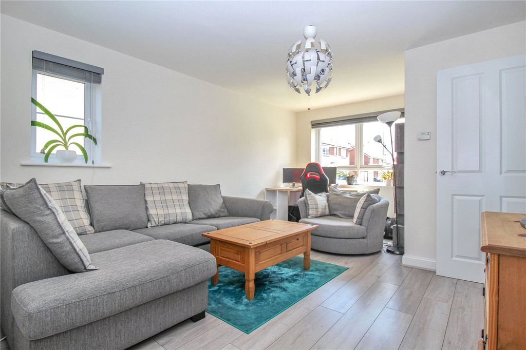 Property photo 2 of 16 Picture No. 32