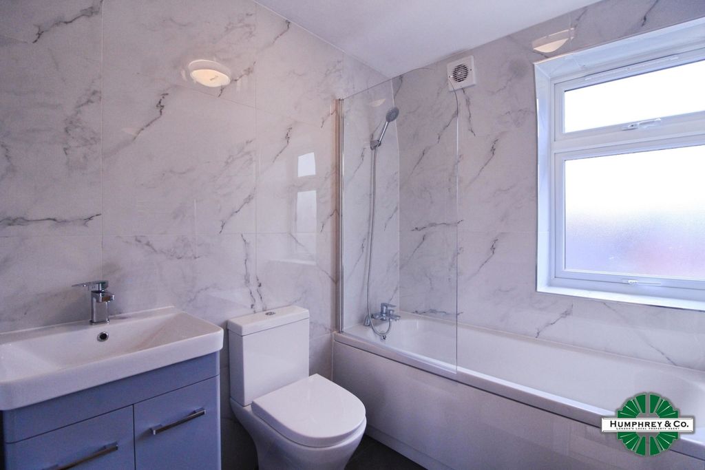 Property photo 3 of 9 Pbox-Img.Jpg