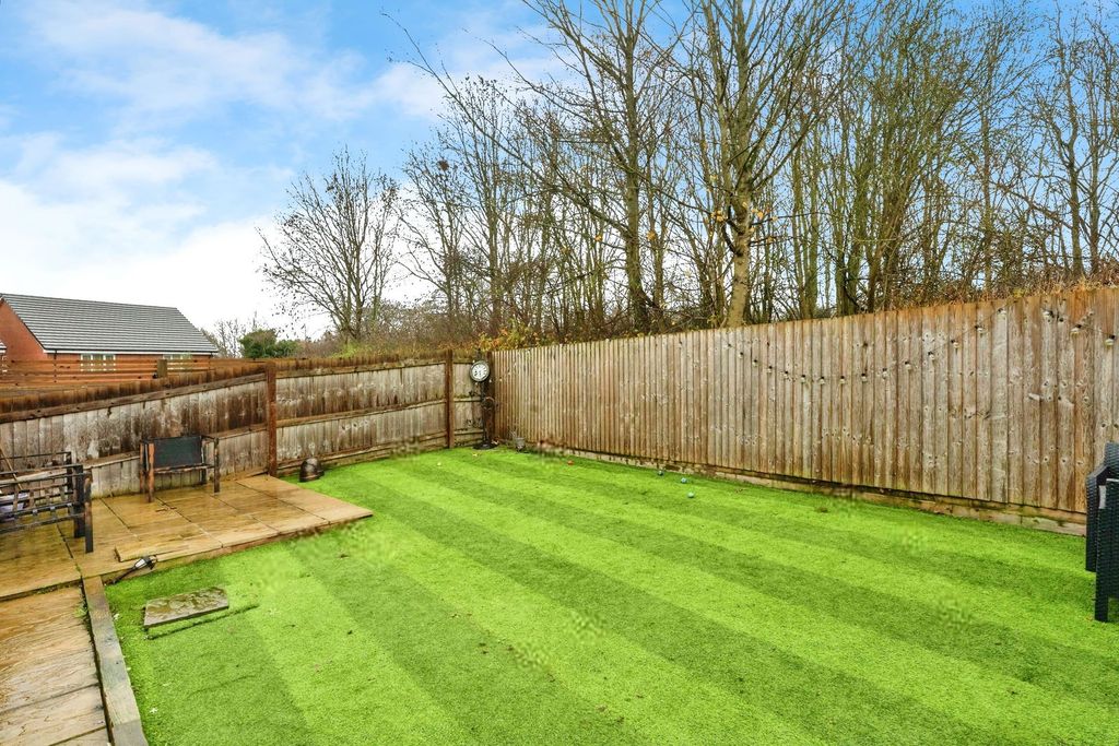 Property photo 2 of 23