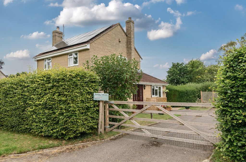 Property photo 1 of 18 1333300-1-688Ccf1...