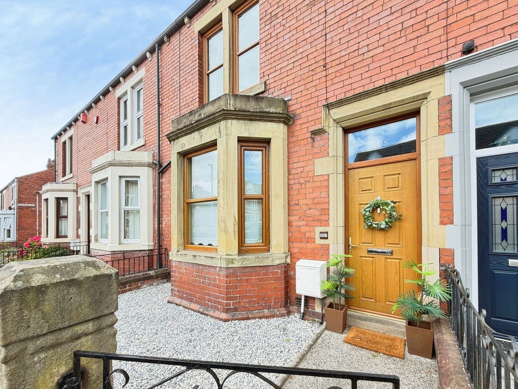 Property photo 1 of 28