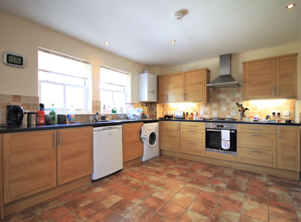 Property photo 2 of 9 Photo 02