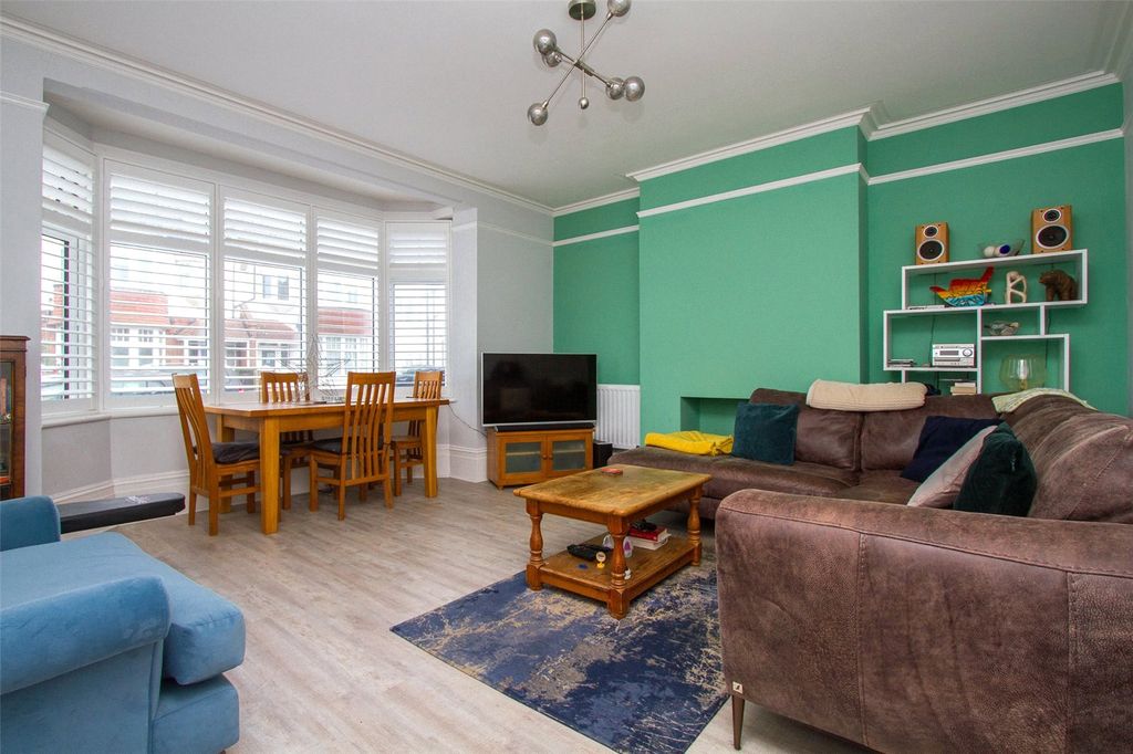 Property photo 3 of 11 Picture No. 16