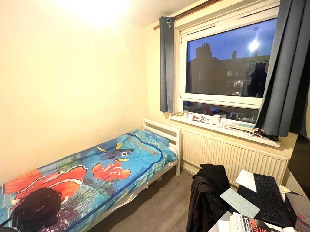 Property photo 1 of 5