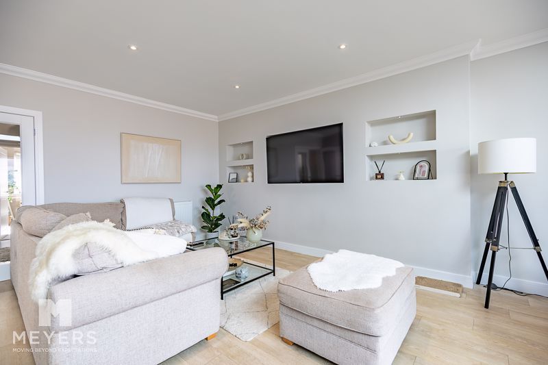 Property photo 3 of 18 Photo 16