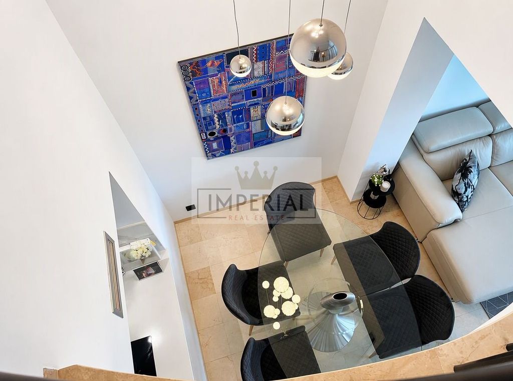 Property photo 3 of 35