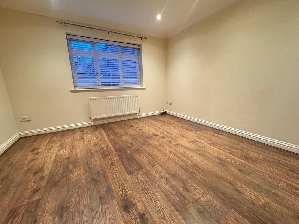 Property photo 2 of 10 Picture No. 19