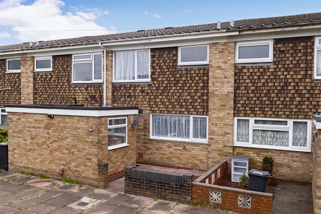 Property photo 1 of 16 For Sale By Aspire Residential - Clarendon Road