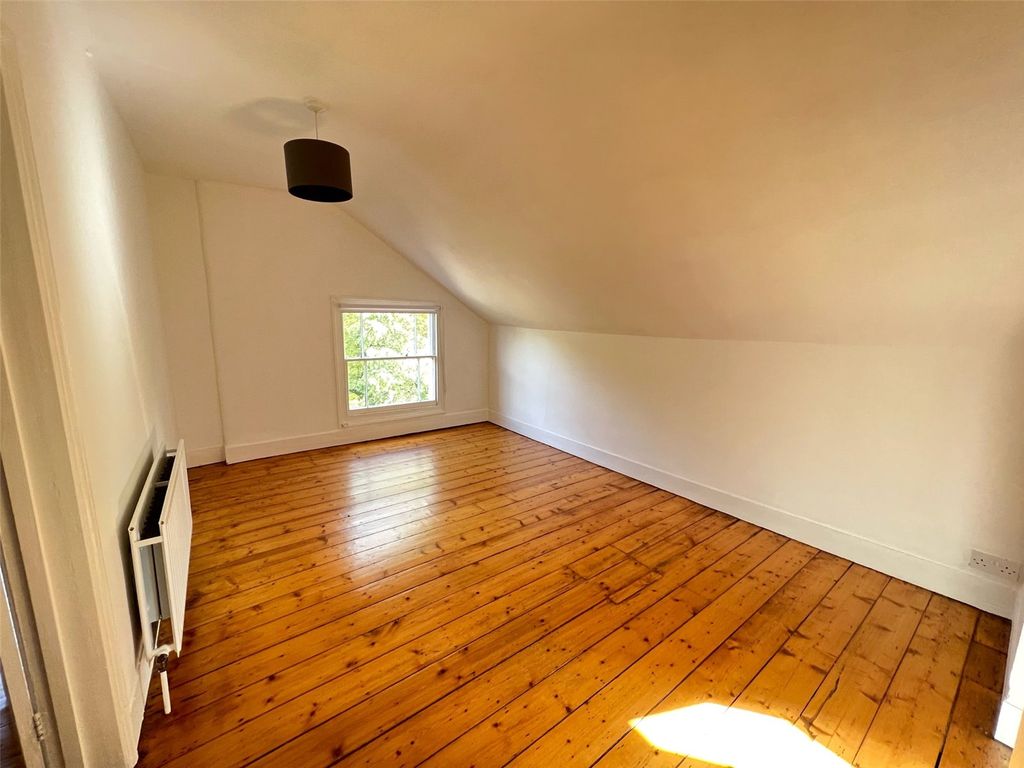 Property photo 2 of 8 Picture No. 09