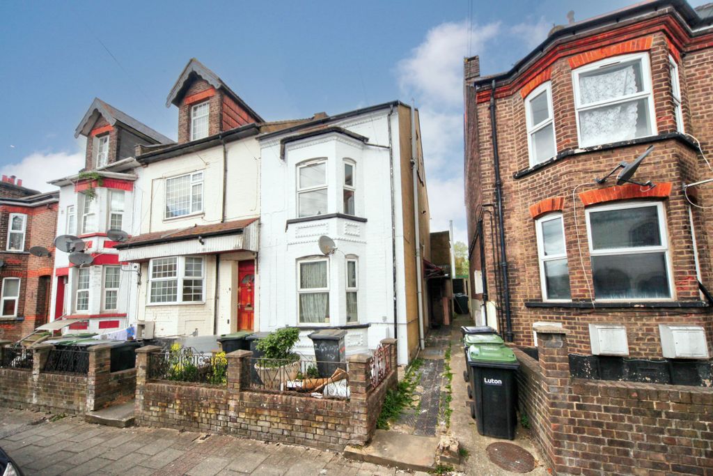 Property photo 3 of 4