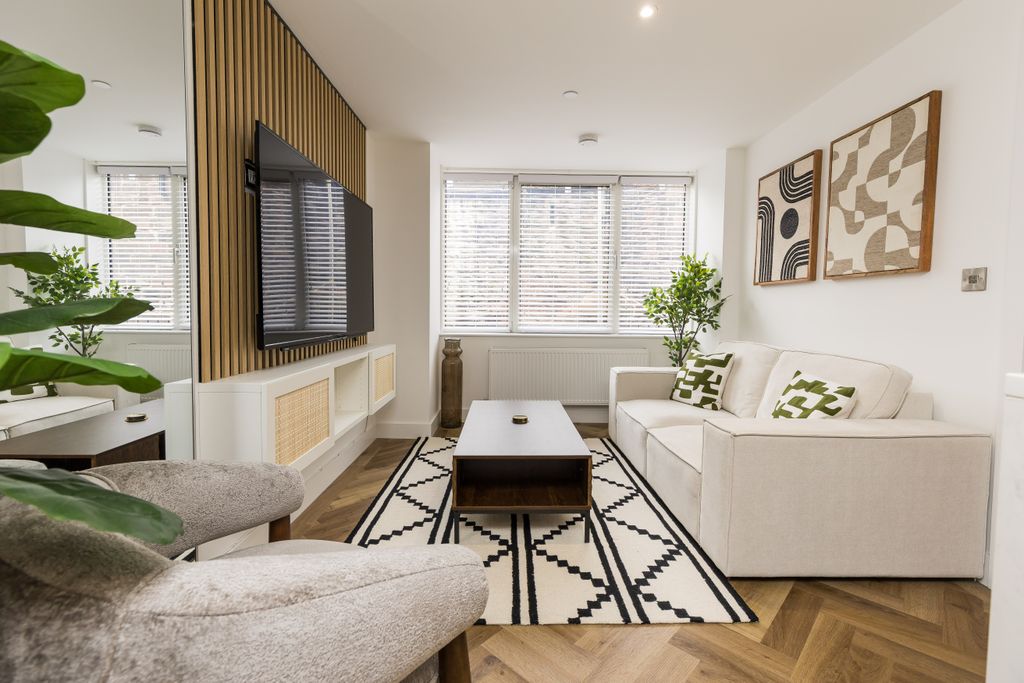 Property photo 3 of 17 15