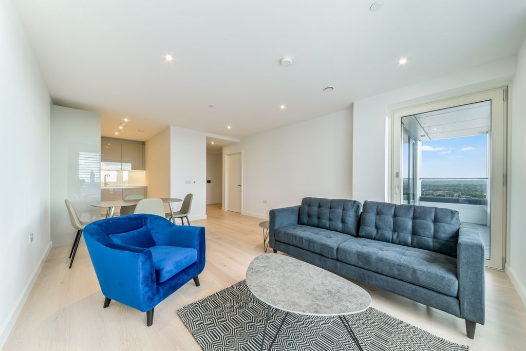 Property photo 1 of 7 Living Area