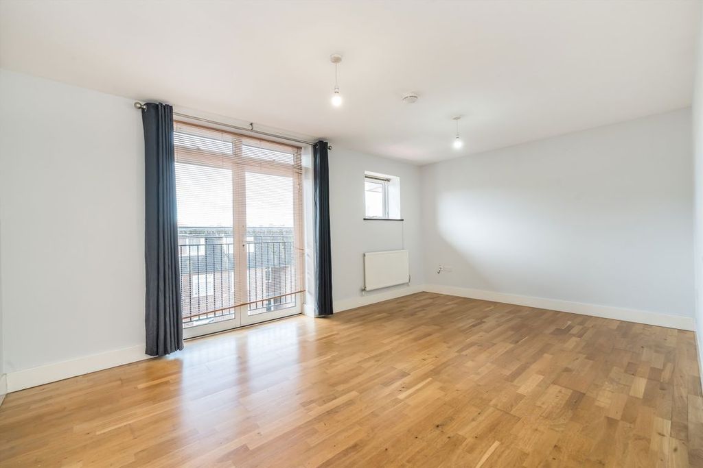 Property photo 2 of 6