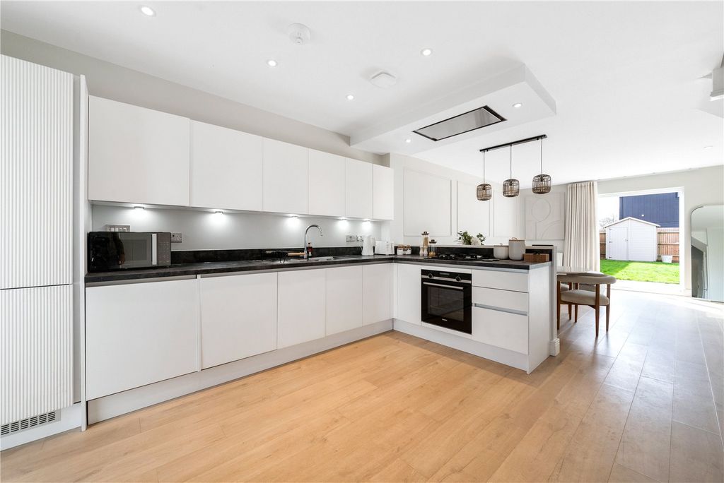 Property photo 3 of 14 Kitchen