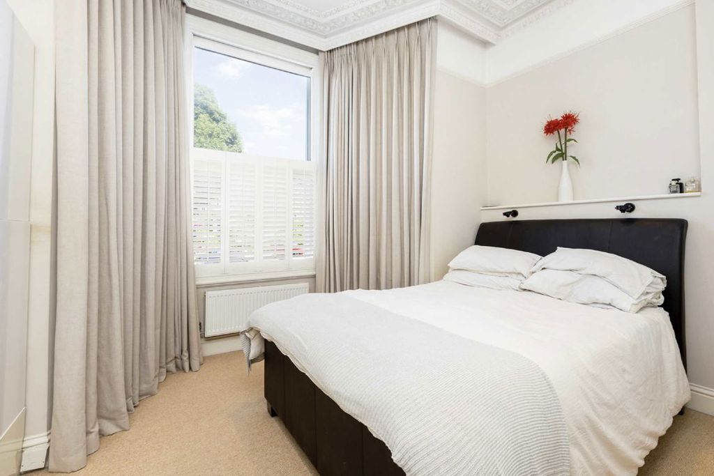 Property photo 3 of 5