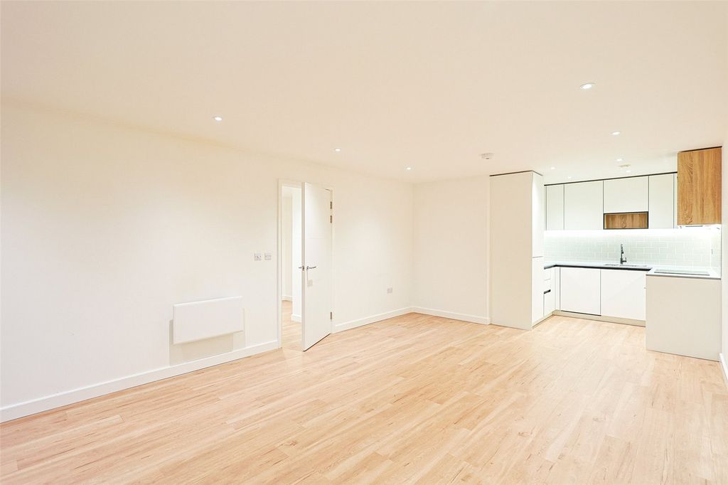 Property photo 3 of 23 Picture No. 32