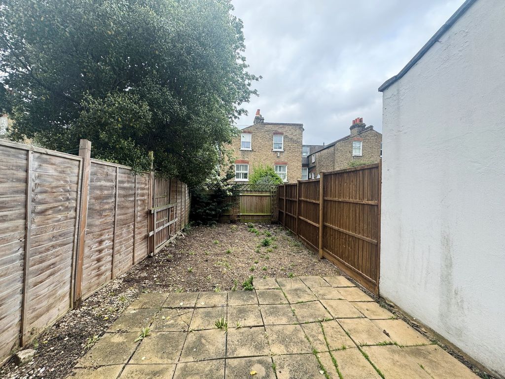 Property photo 3 of 7