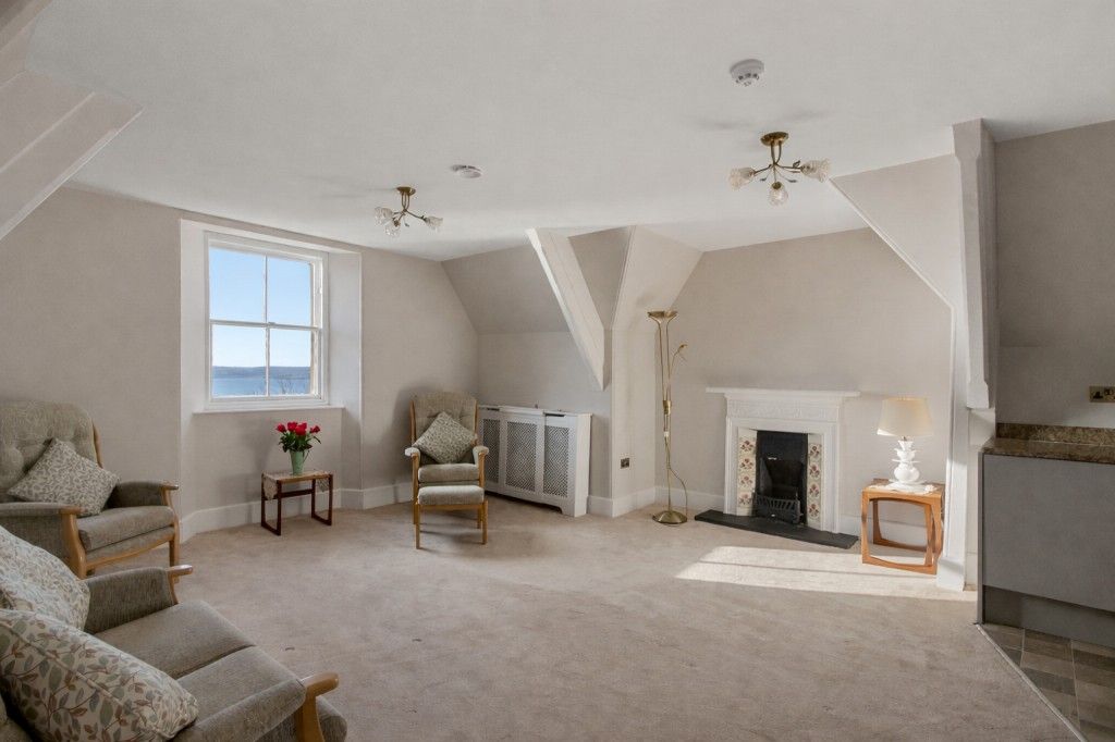 Property photo 3 of 7 Living Room