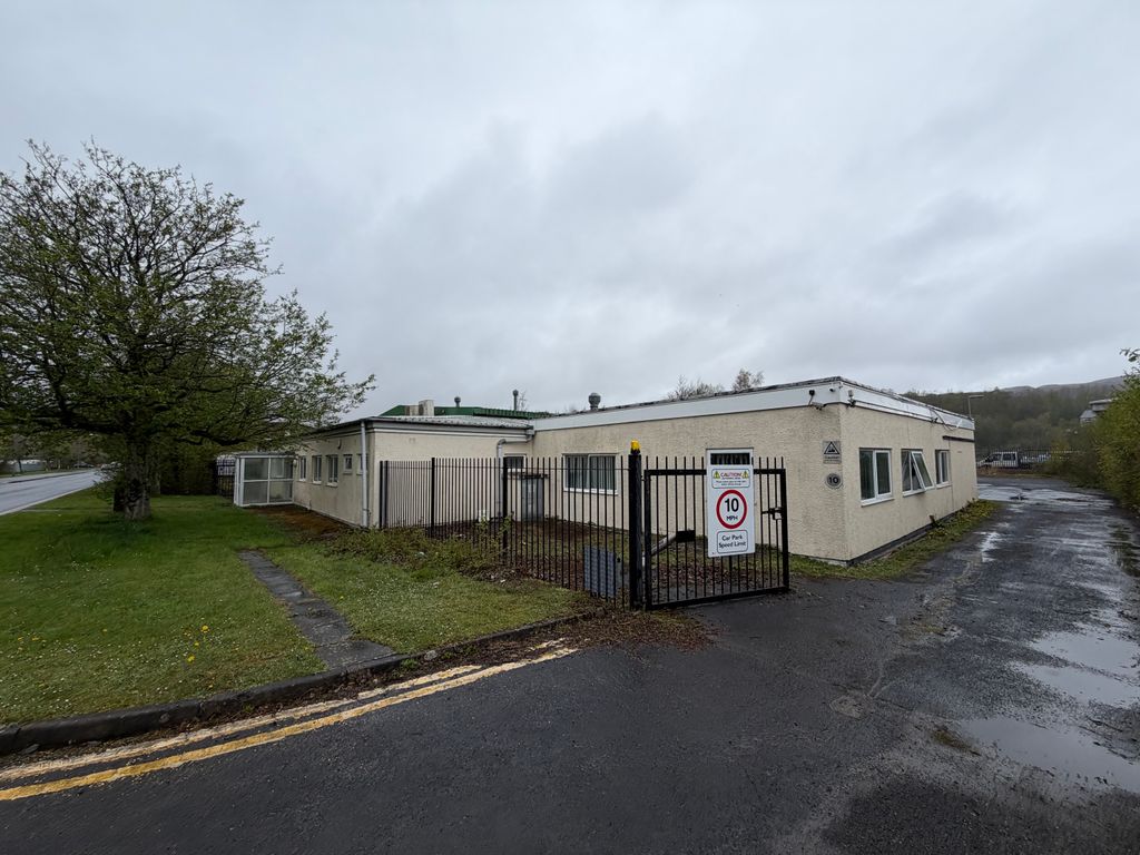 Property photo 2 of 12