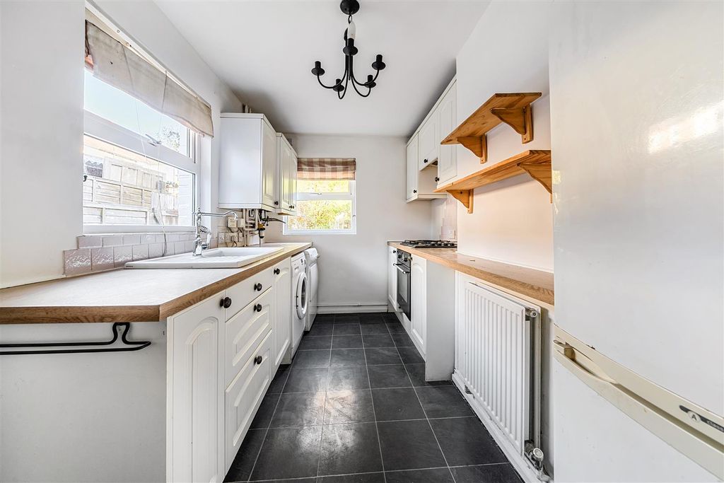 Property photo 3 of 17 1374267-12-690094d104B19-Arw.Jpg