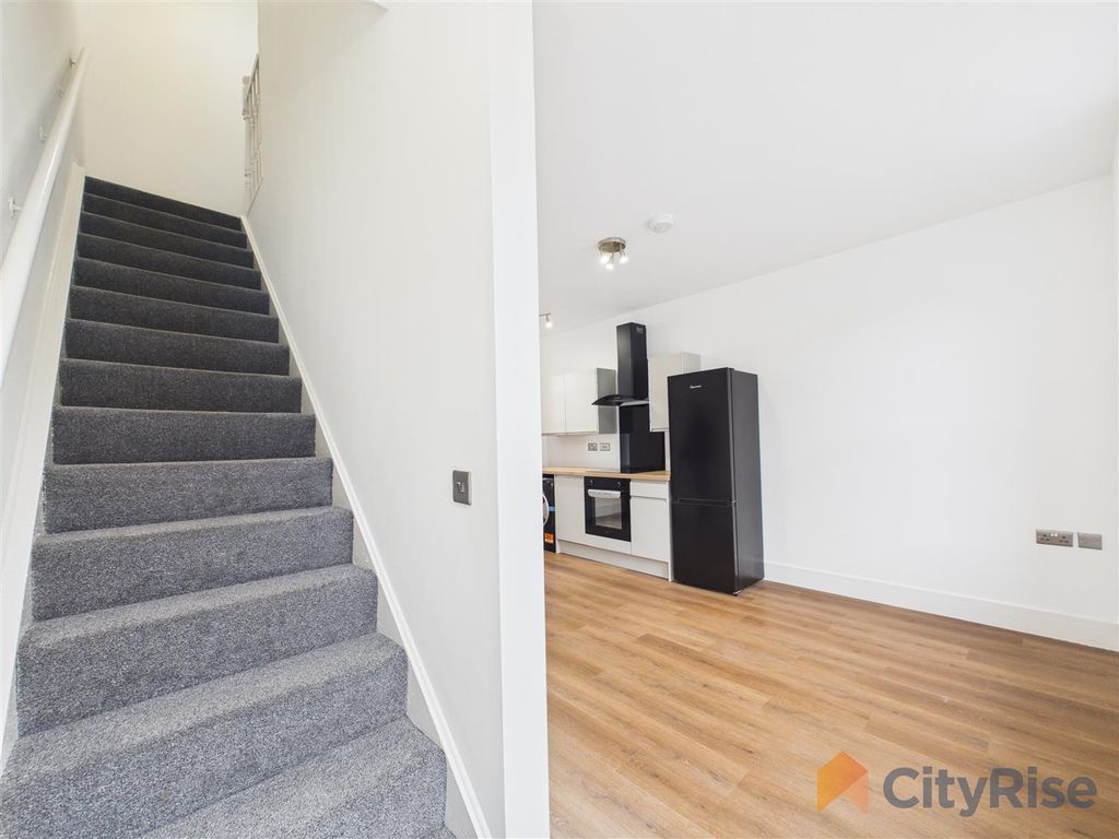 Property photo 3 of 6 Cam04515G0-Pr0124-Still004.Jpg