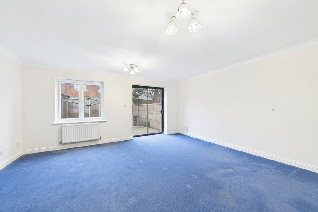 Property photo 2 of 9 Picture No. 16