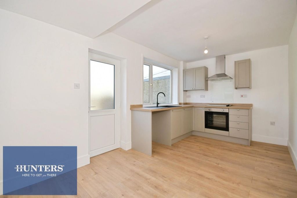 Property photo 2 of 15 Kitchen Diner 01.Jpg