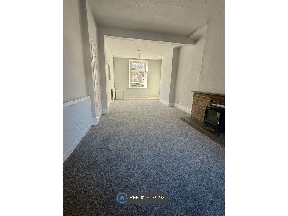 Property photo 3 of 9 Spacious Living / Dining Room