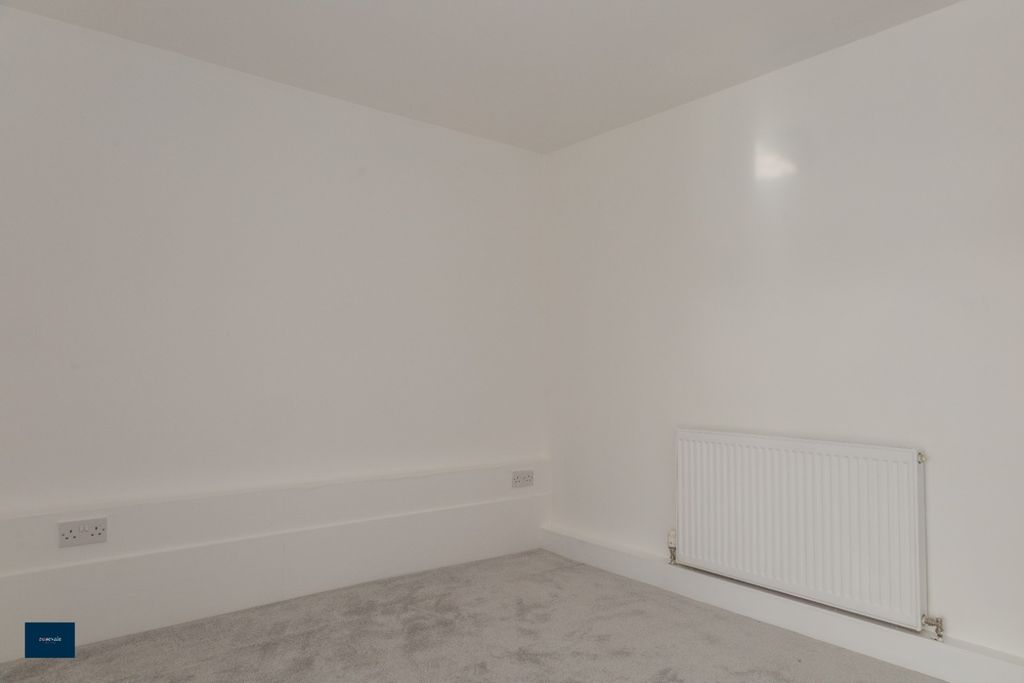 Property photo 3 of 10 Photo 3