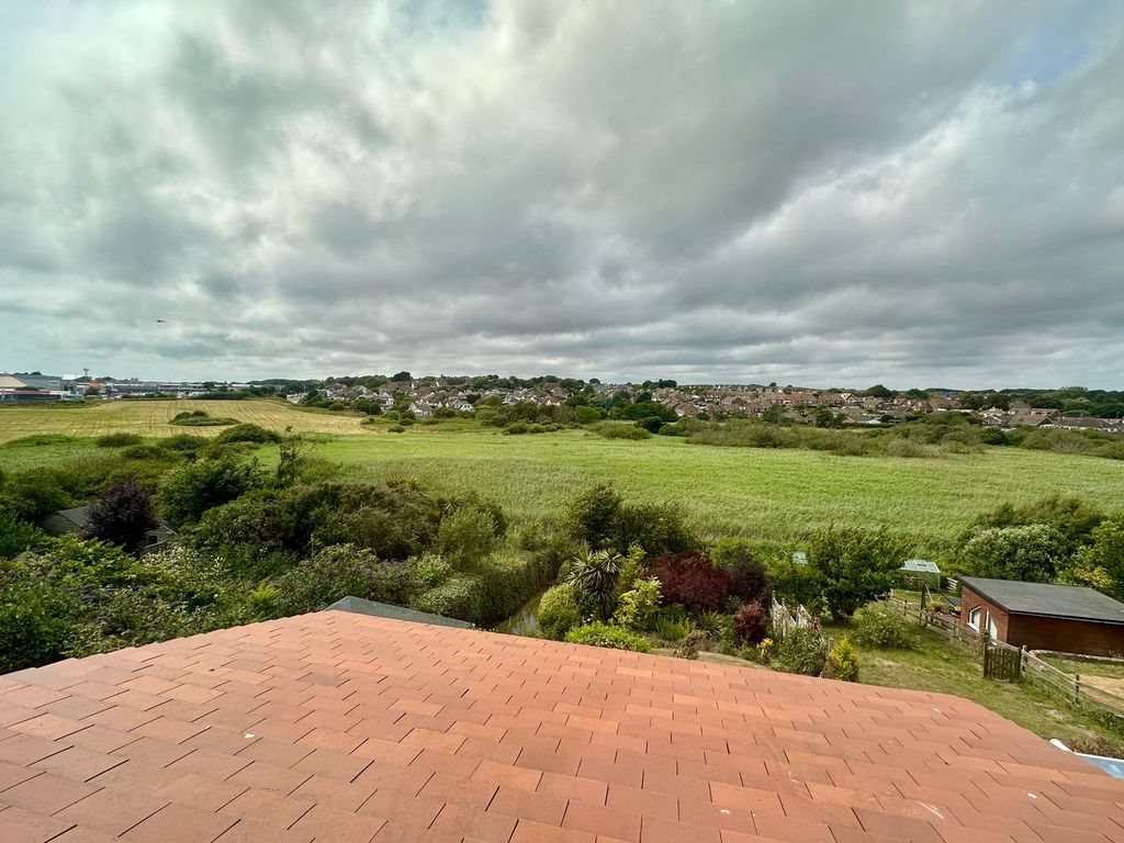 Property photo 3 of 33