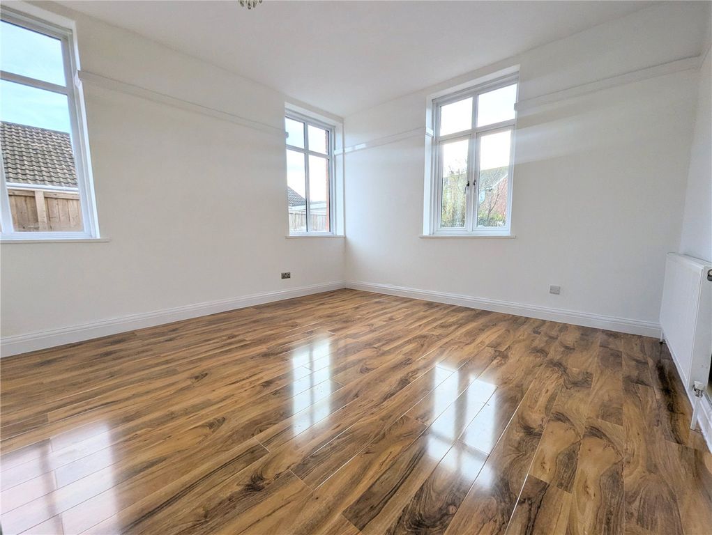 Property photo 2 of 12 Picture No. 10