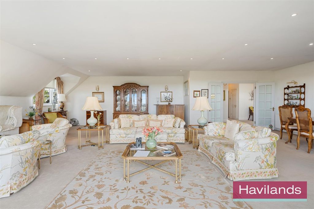 Additional image 2 of 3 bed flat for saleCrescent Road, Enfield EN2