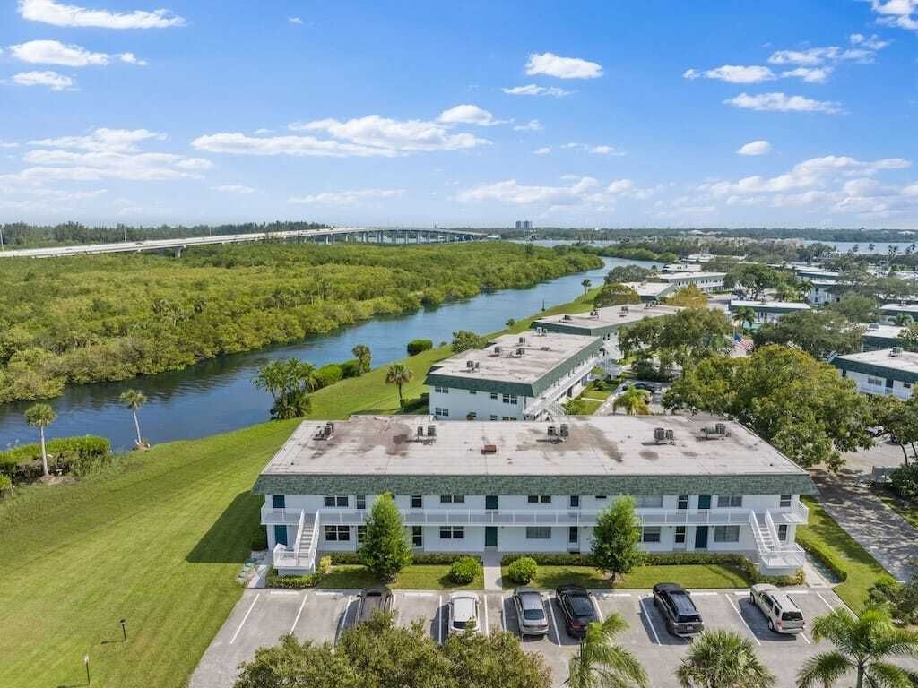 Property photo 1 of 31