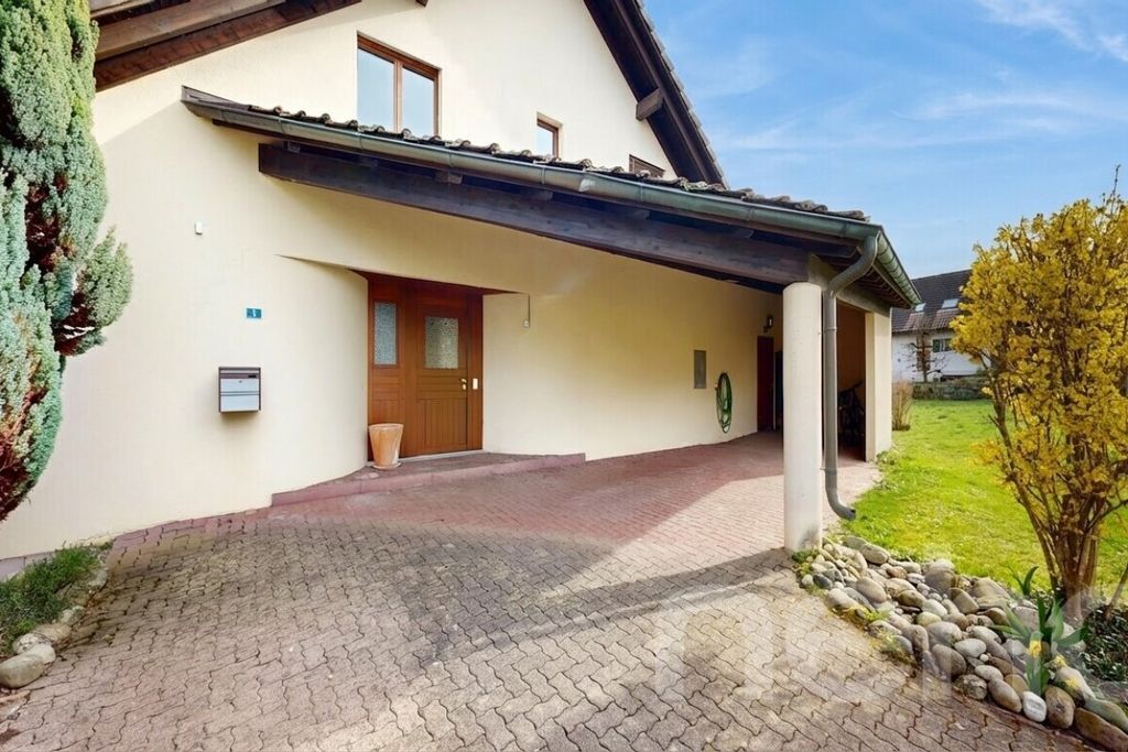 Property photo 2 of 12