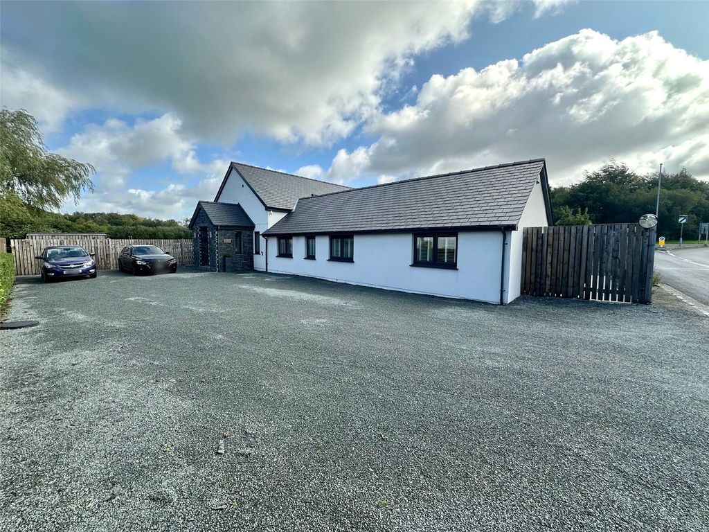 Property photo 1 of 38 Picture No. 81