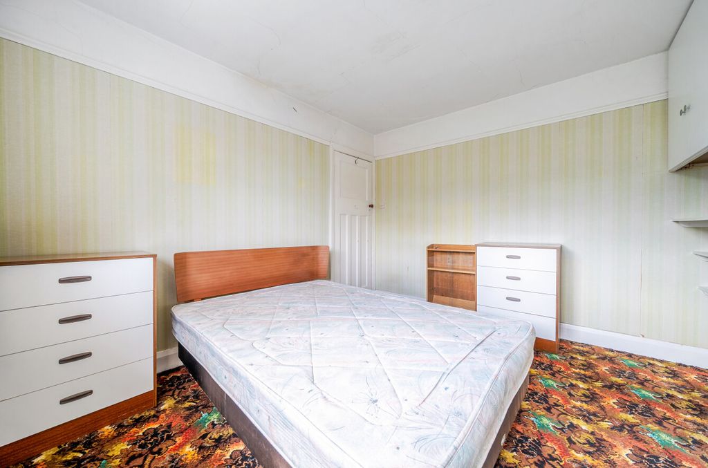 Property photo 3 of 17 Bedroom