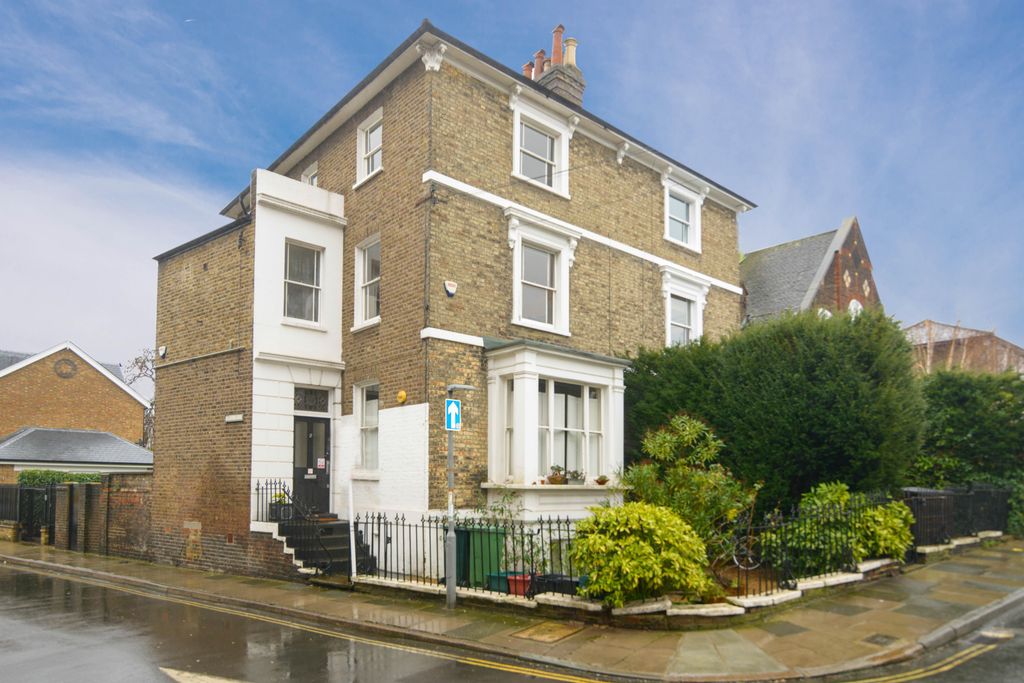 Property photo 1 of 6