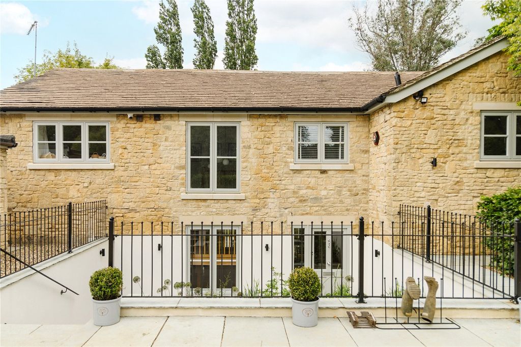 Property photo 3 of 19 Picture No. 32