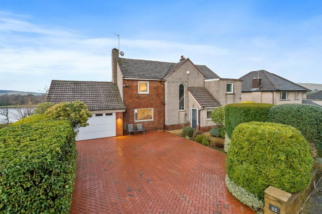 Property photo 1 of 87 23 Manor Road External-11.Jpg