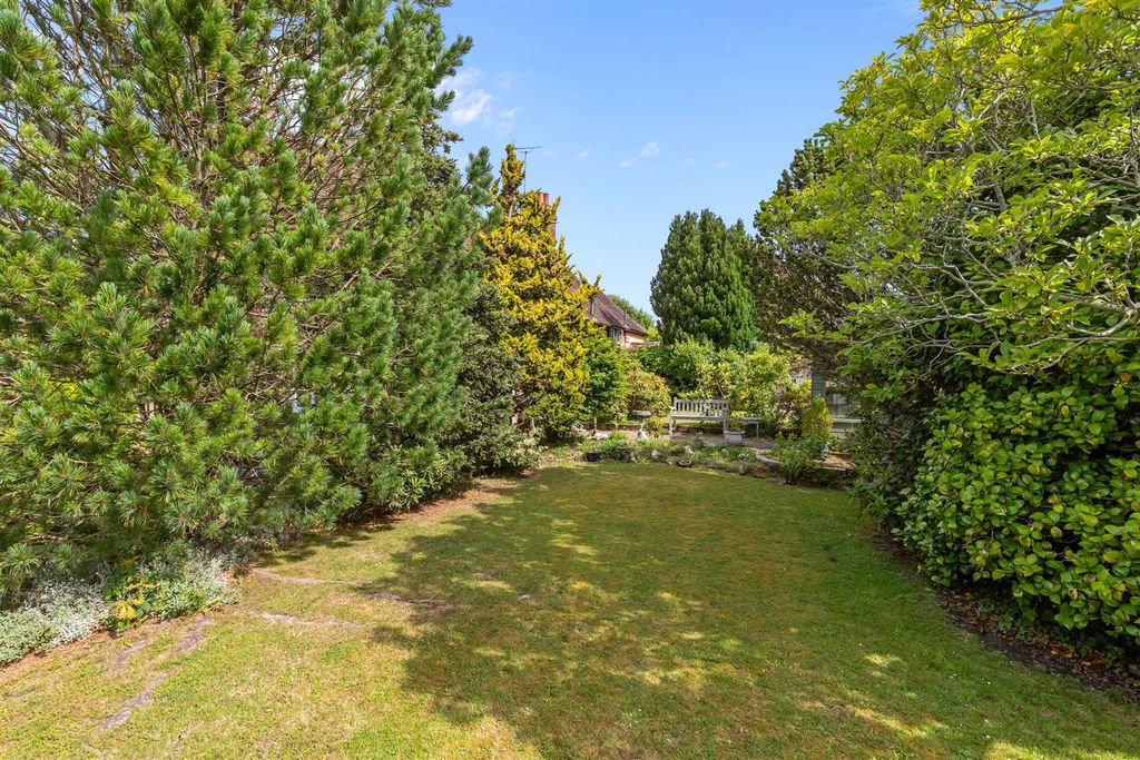Property photo 2 of 15 Stipenhoke, Henfield-14.Jpg