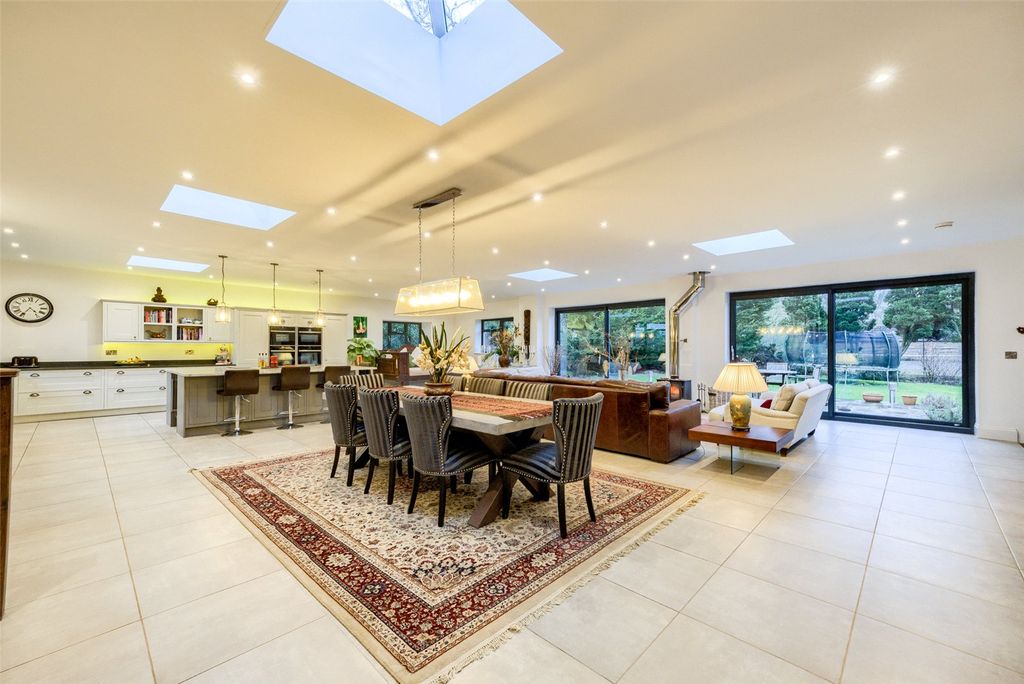 Property photo 3 of 24 Open Plan Kitchen