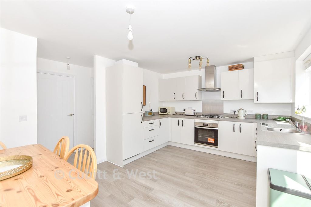 Property photo 3 of 9 Kitchen/Diner