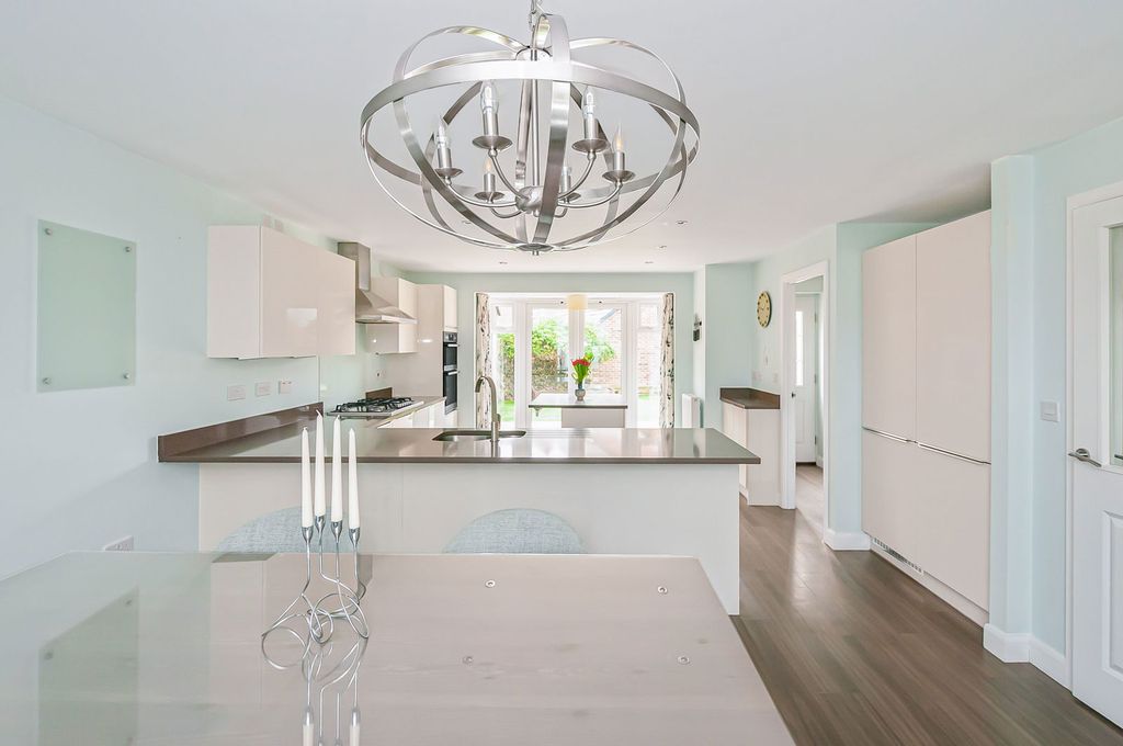 Property photo 2 of 35