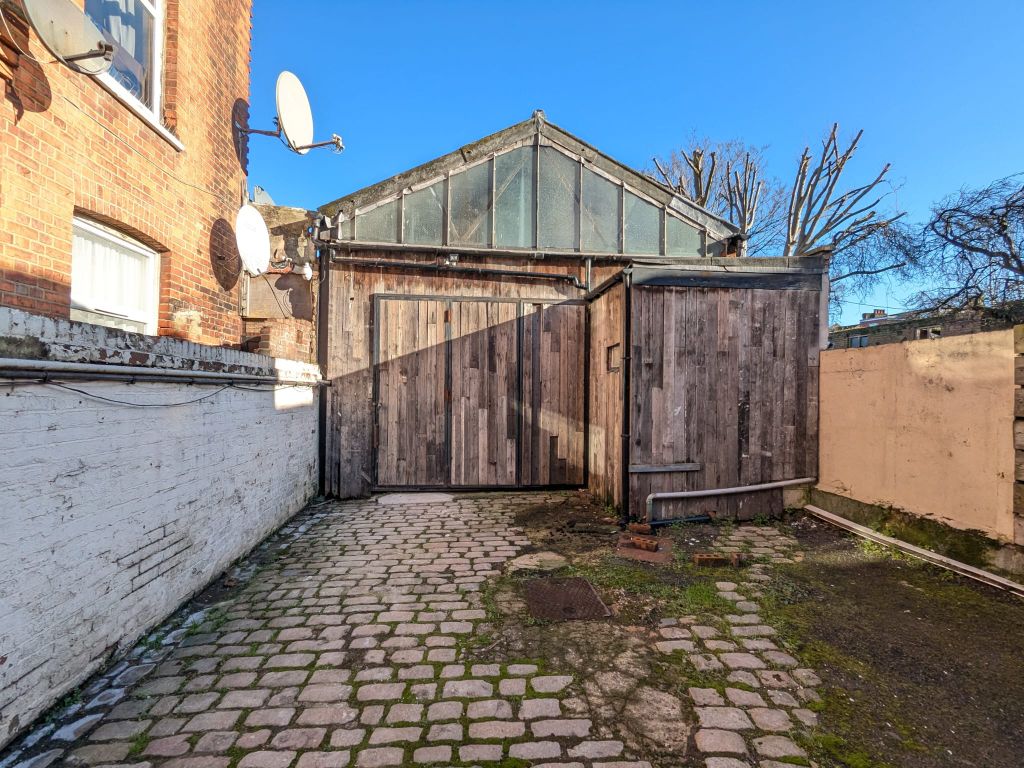 Property photo 1 of 8
