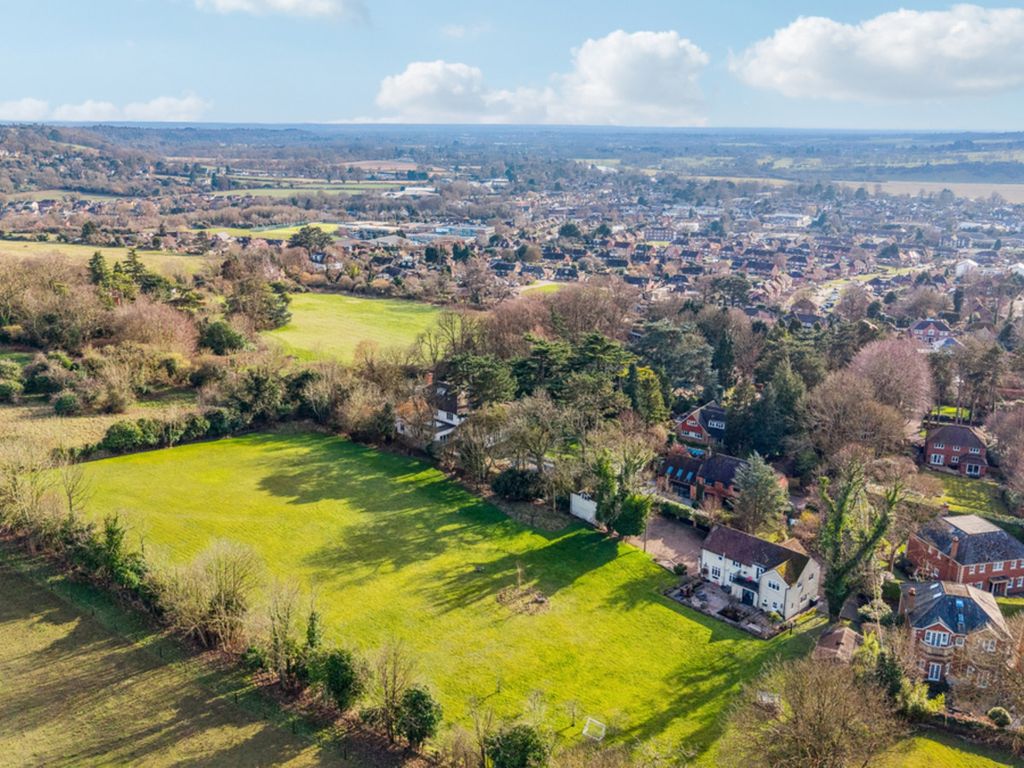 Property photo 2 of 27